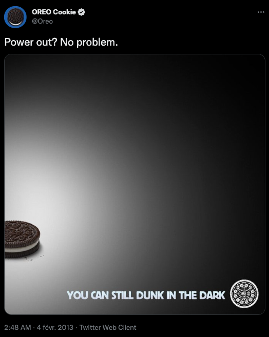 Capture d’écran d’un tweet d’Oreo à l’occasion du Super Bowl 2013